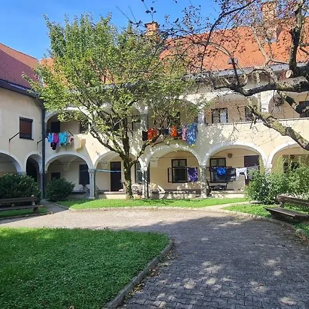 Modern Hrenova Street Lublaň