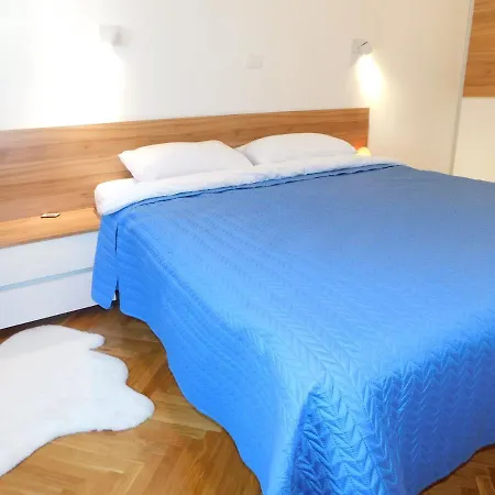 Modern Hrenova Street Apartmán *