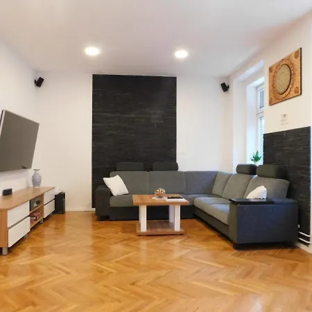 Modern Hrenova Street Λιουμπλιάνα