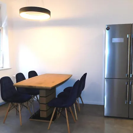 Modern Hrenova Street Apartmán *